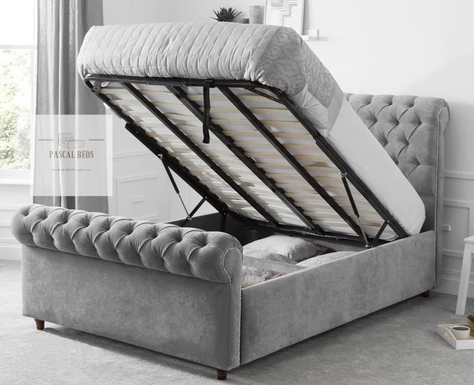 Chesterfield With Studs PASCAL BEDS UK